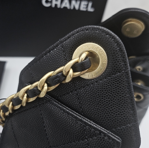 Brand New 2026 Authentic Chanel 25 Mini Caviar Quilted Hobo Bag